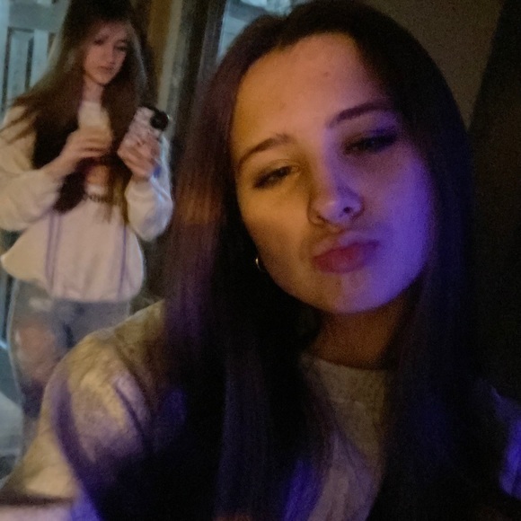 Meet your Posher, Kendra - Picture 1 of 4